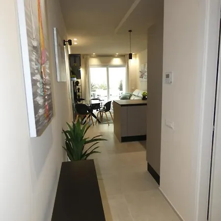 Town-beach * 西维尔诺瓦·马尔凯