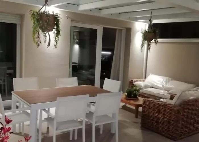 Town-beach 西维尔诺瓦·马尔凯